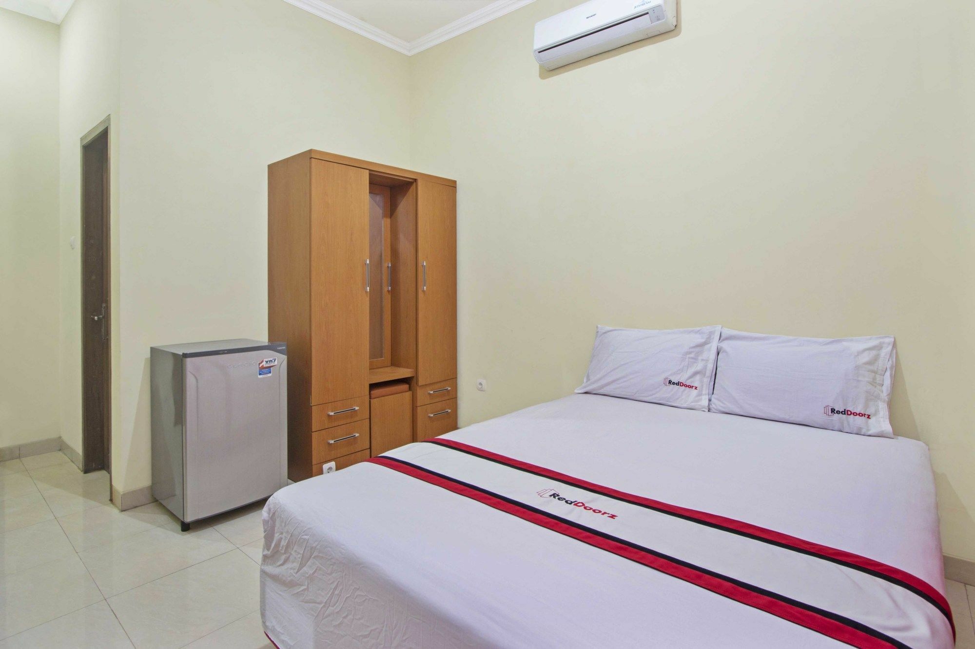 Hotel Reddoorz @ Pogung Baru Kejayan Exteriér fotografie